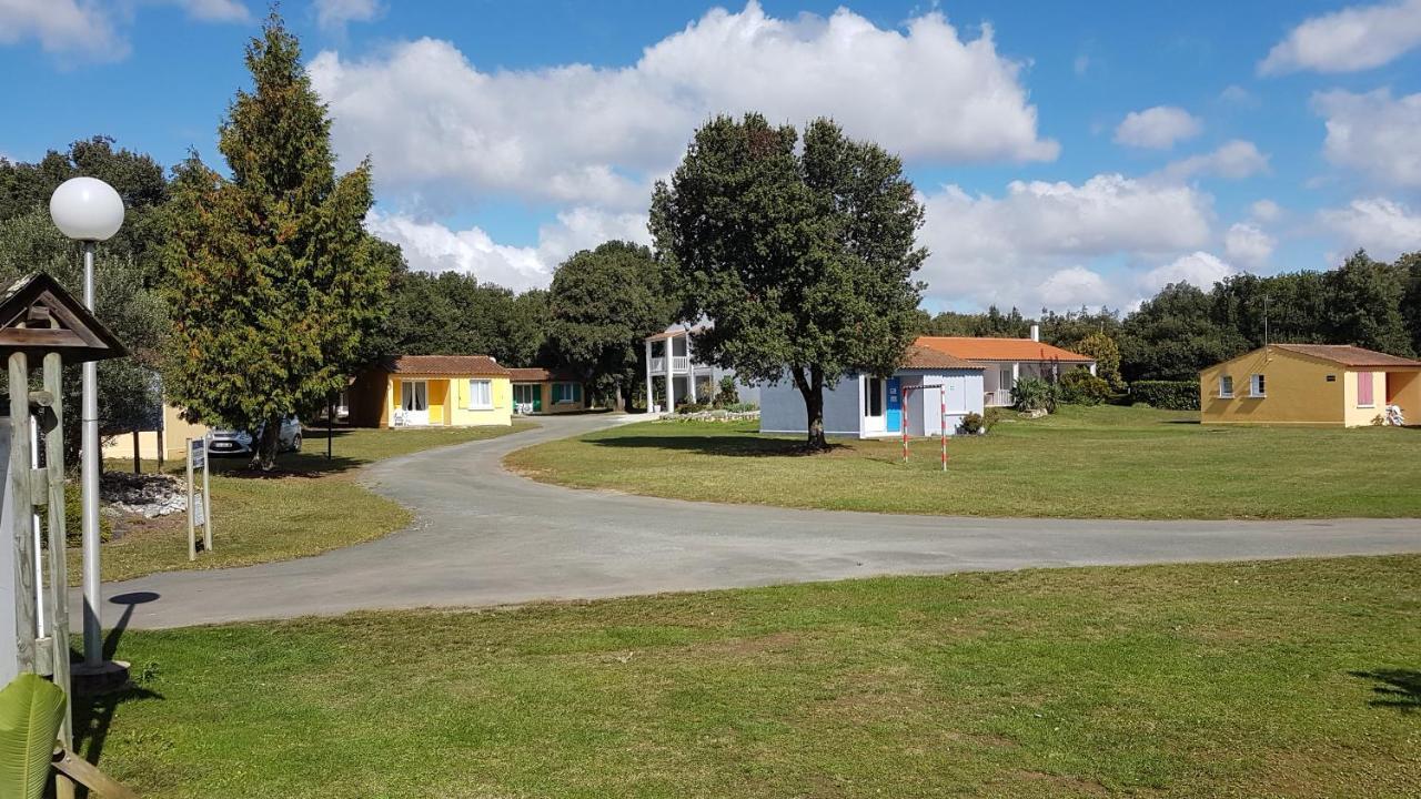Les Chenes Verts Saint-Savinien Exterior foto
