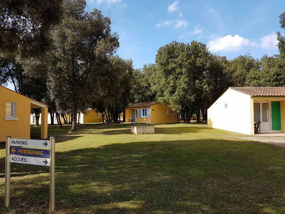 Les Chenes Verts Saint-Savinien Exterior foto